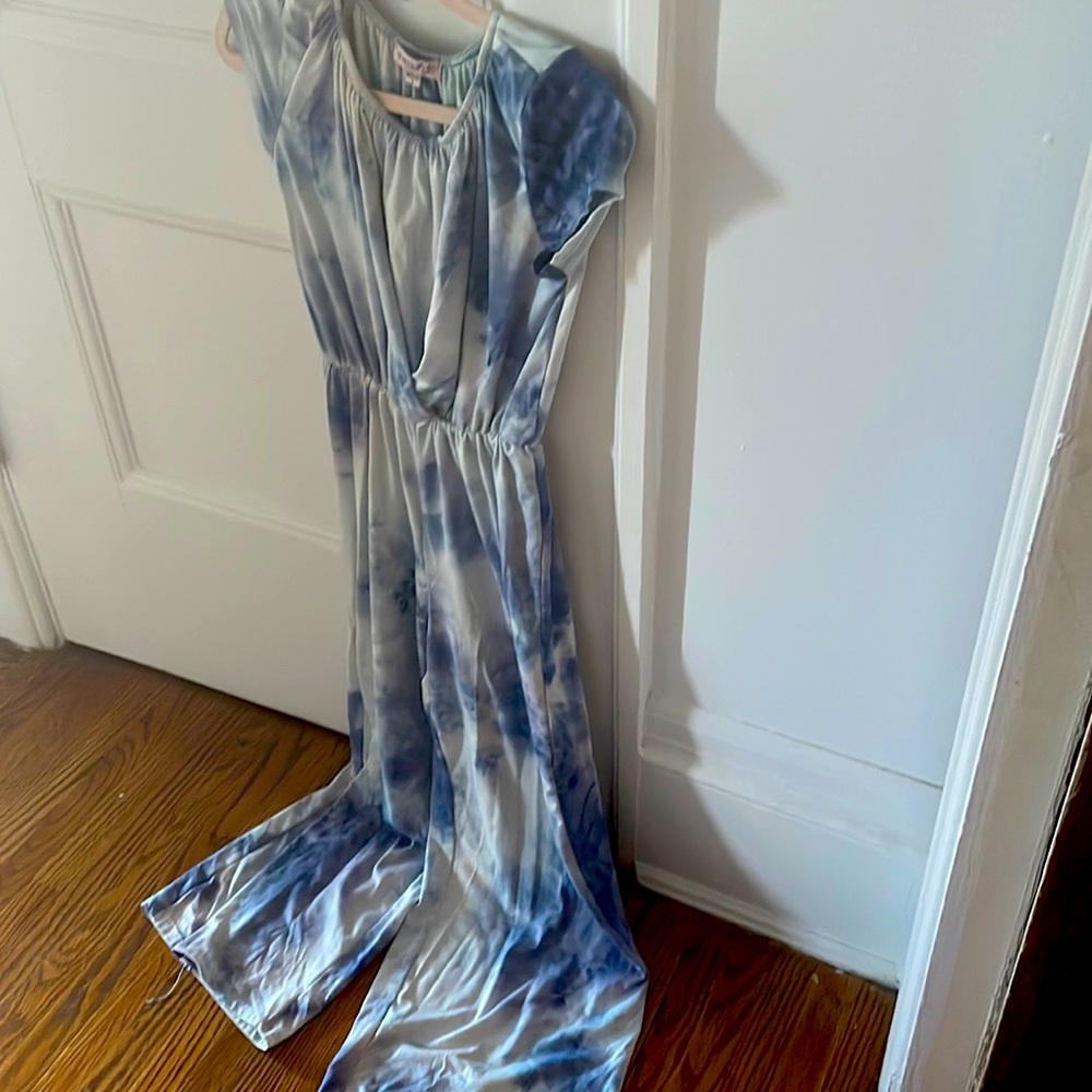 Adorable blue jumpsuit, girls size 7.
